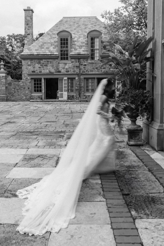  A Garden Party Wedding That Could Barely Stay Within Its Walls