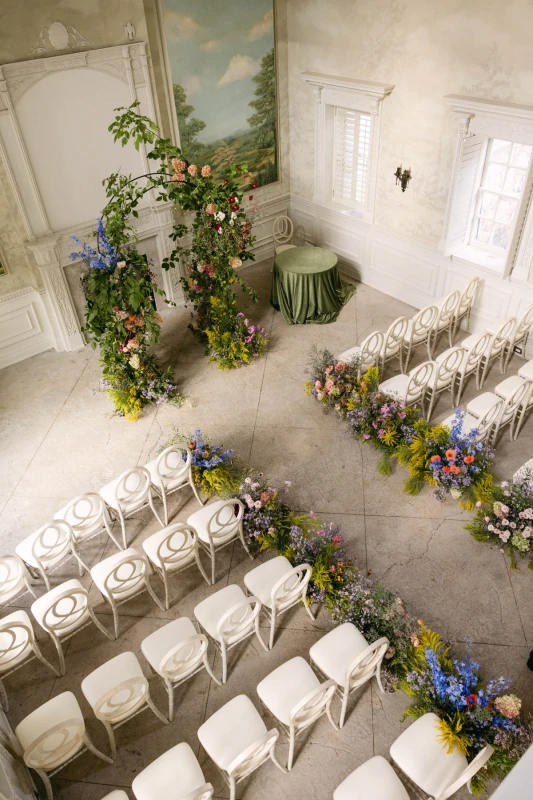  A Garden Party Wedding That Could Barely Stay Within Its Walls