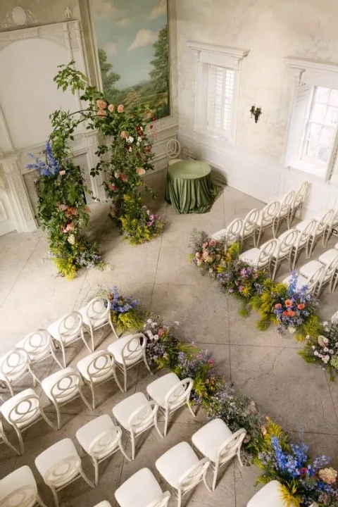  A Garden Party Wedding That Could Barely Stay Within Its Walls