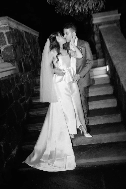  A Garden Party Wedding That Could Barely Stay Within Its Walls