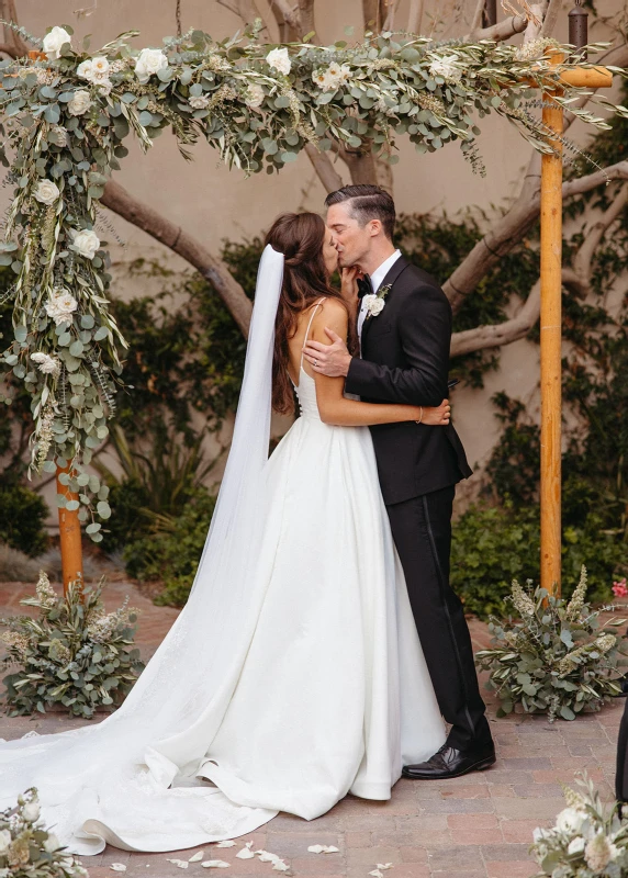 A Desert Wedding for Kate and Mike