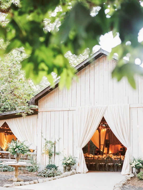 A Barn Wedding for Kelsey and Justin