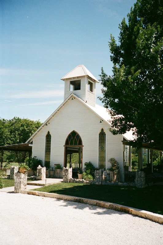 A Charming Wedding for Kendall and Ford