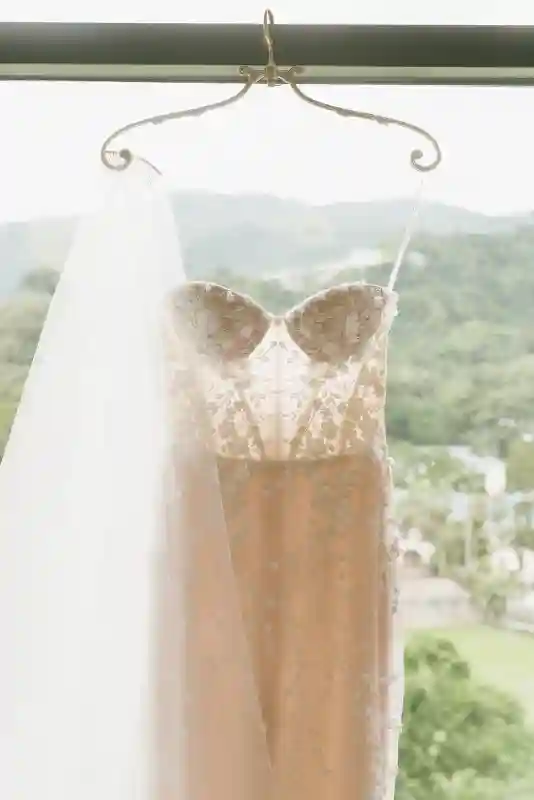 A Tropical Wedding for Kimi and Allan