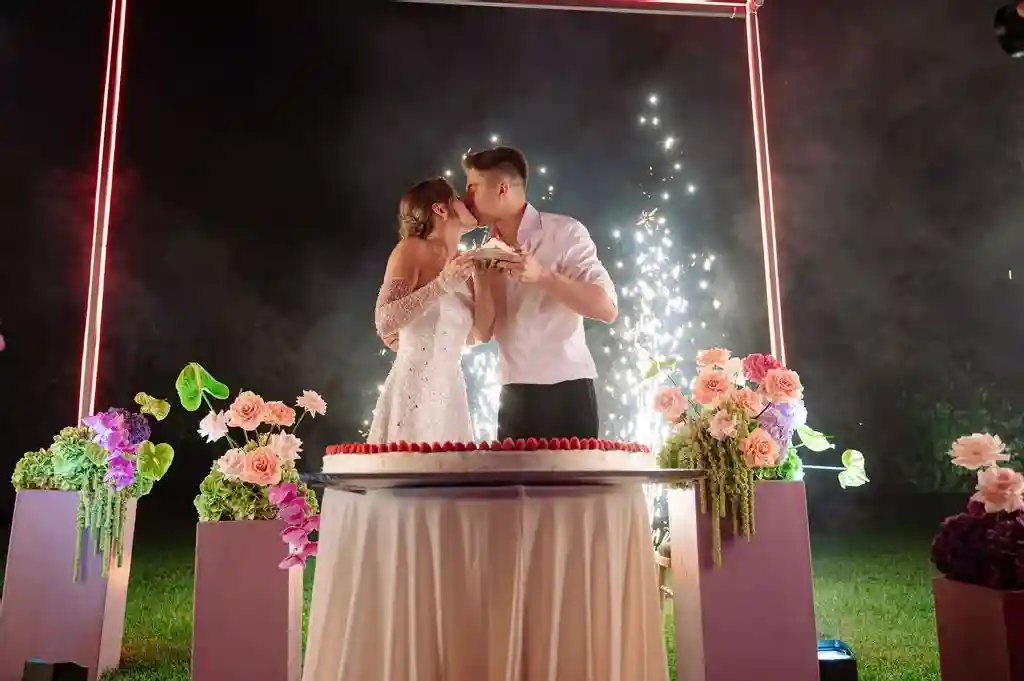 A Colorful Wedding for Korinta and Romanas