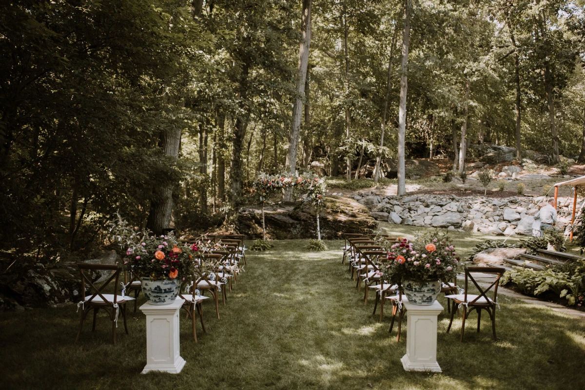 An Outdoor Wedding for Laura and Alex