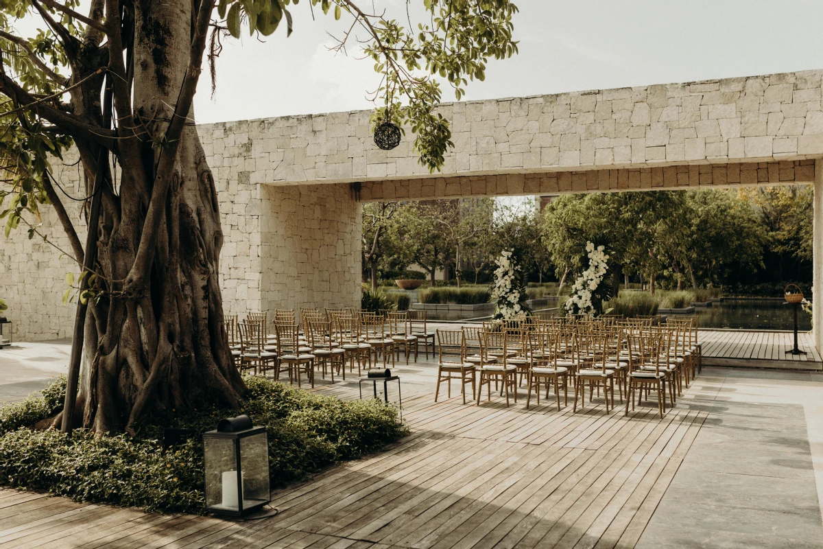 An Outdoor Wedding for Lauren and Camillus