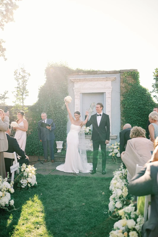 A Classic Wedding for Leah and Davey