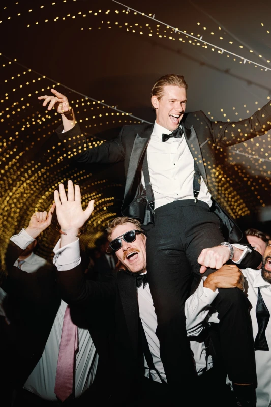 A Classic Wedding for Leah and Davey