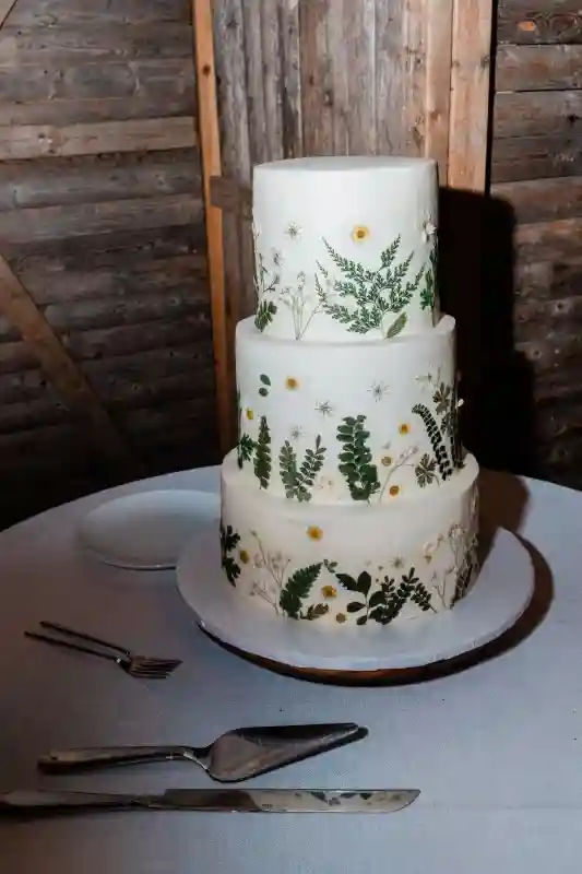 A Rustic Wedding for Leah and Randall