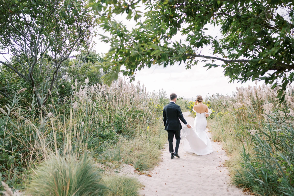 An Outdoor Wedding for Leah and Ryan