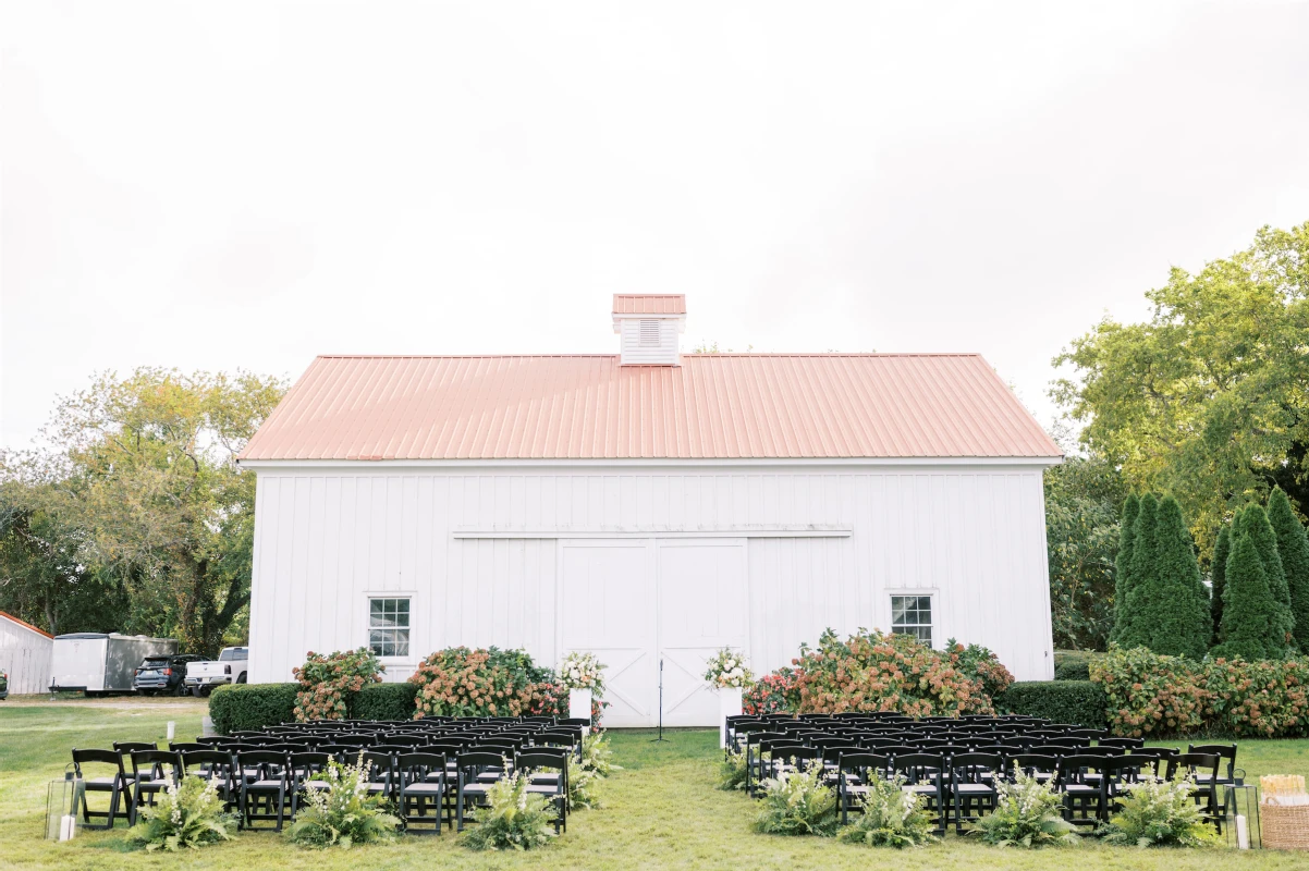 An Outdoor Wedding for Leah and Ryan