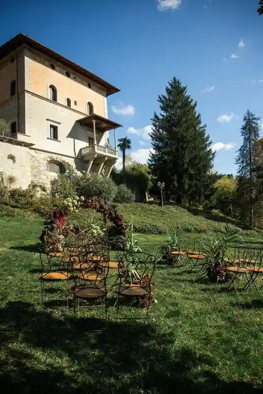 A Romantic Villa Editorial