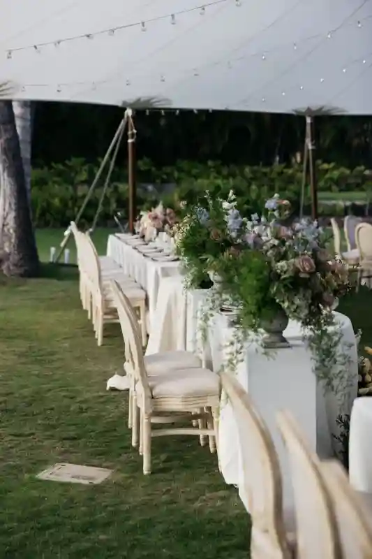 A Beach Wedding for Leslie  and Vincent 