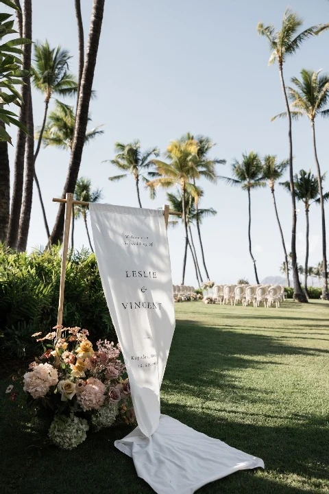 A Beach Wedding for Leslie  and Vincent 