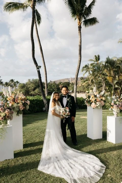 A Beach Wedding for Leslie  and Vincent 