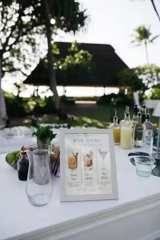 A Beach Wedding for Leslie  and Vincent 