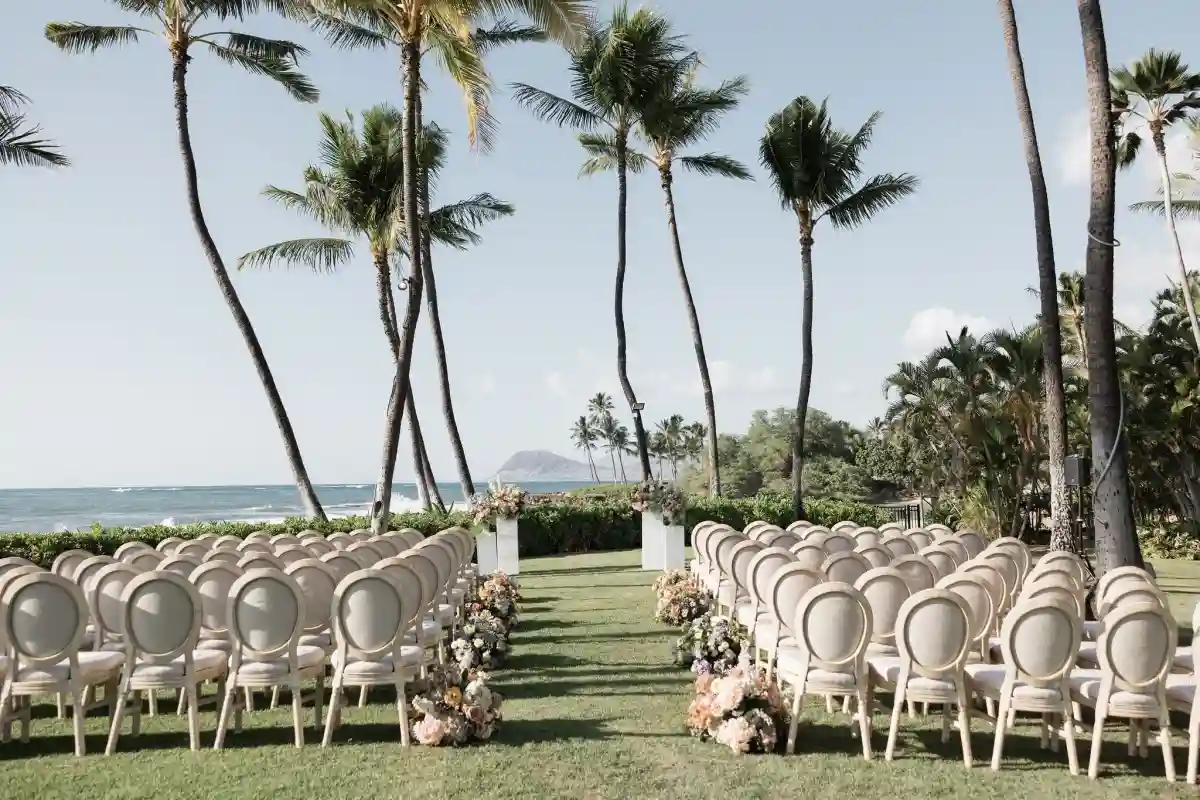 A Beach Wedding for Leslie  and Vincent 