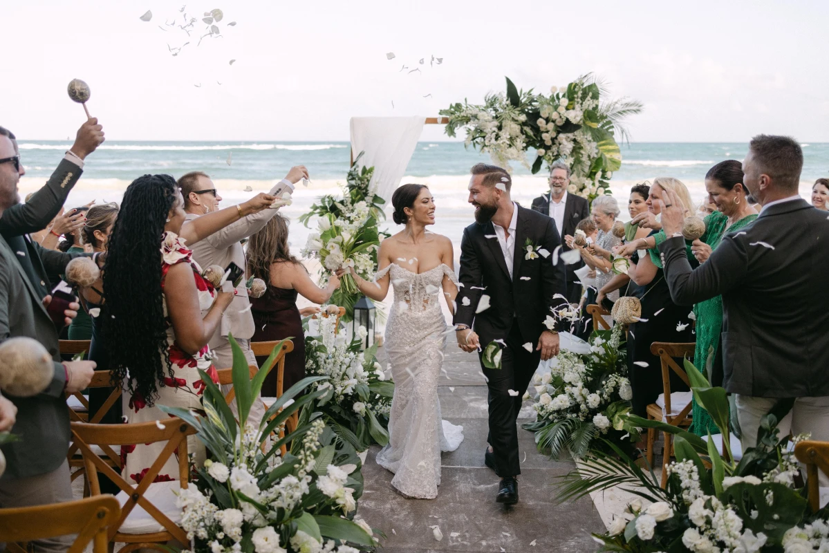 A Beach Wedding for Lilo and Britt