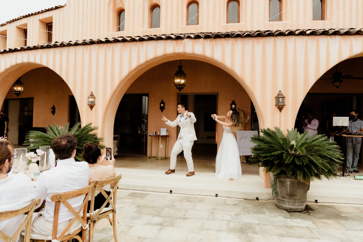 An Outdoor Wedding for Linda and Michael