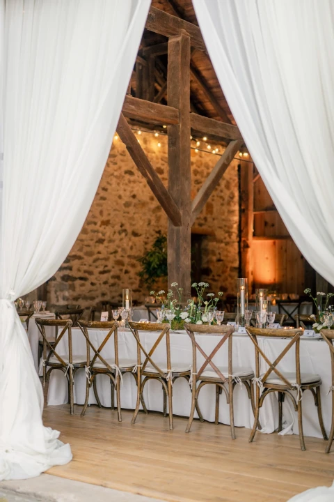 A Barn Wedding for Lindsay and Benjamin