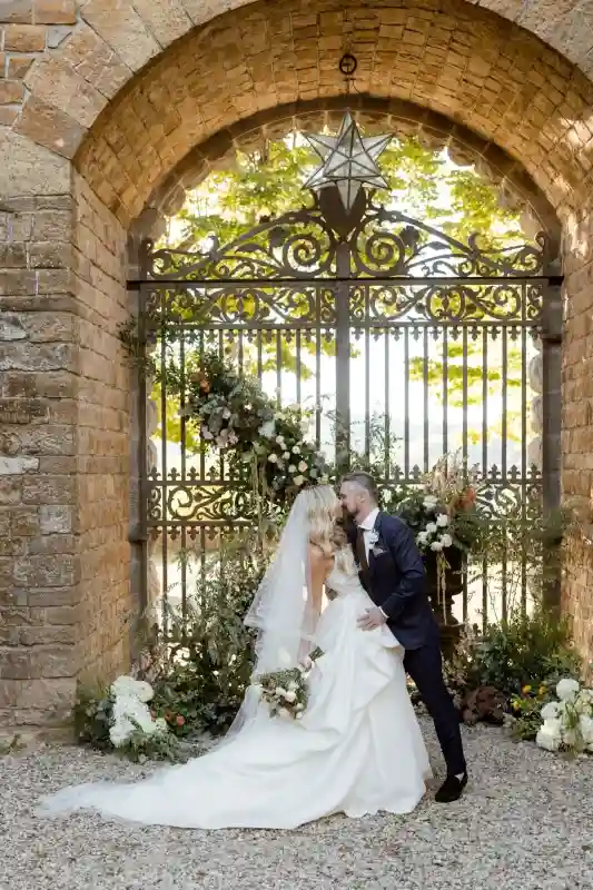 A Rustic Wedding for Lindsay and Travis