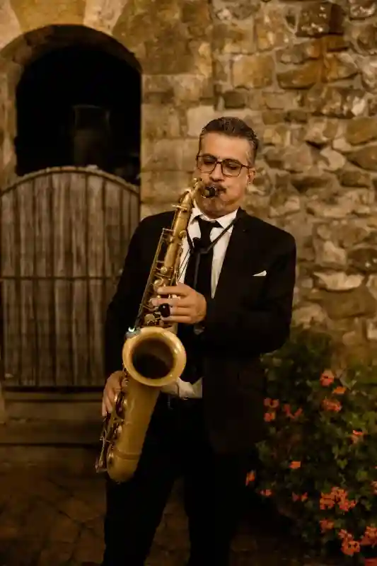 A Rustic Wedding for Lindsay and Travis