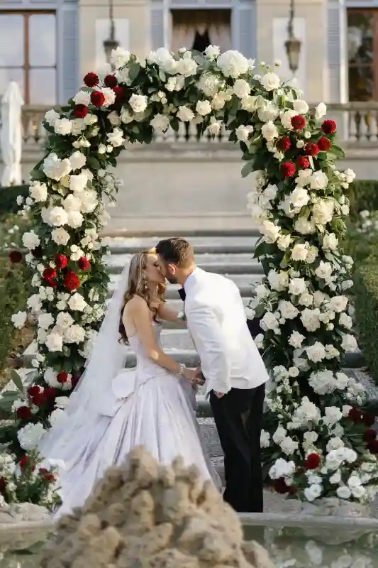 A Formal Wedding for Liz and Bradley