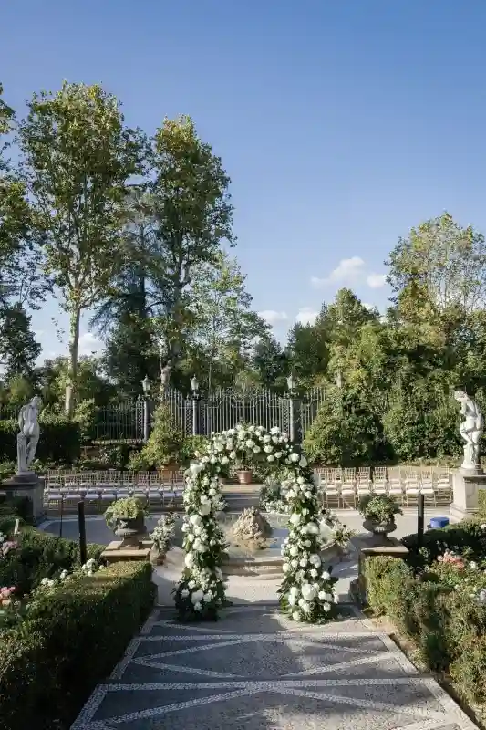 A Formal Wedding for Liz and Bradley