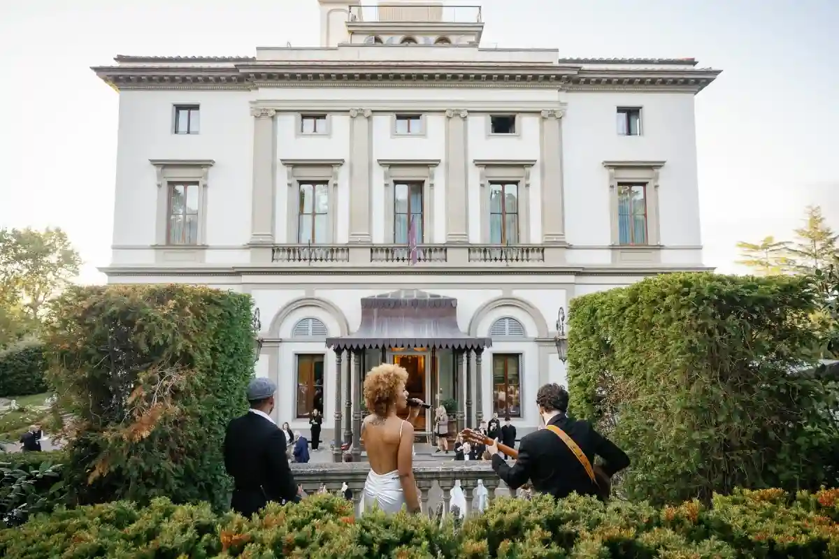 A Formal Wedding for Liz and Bradley