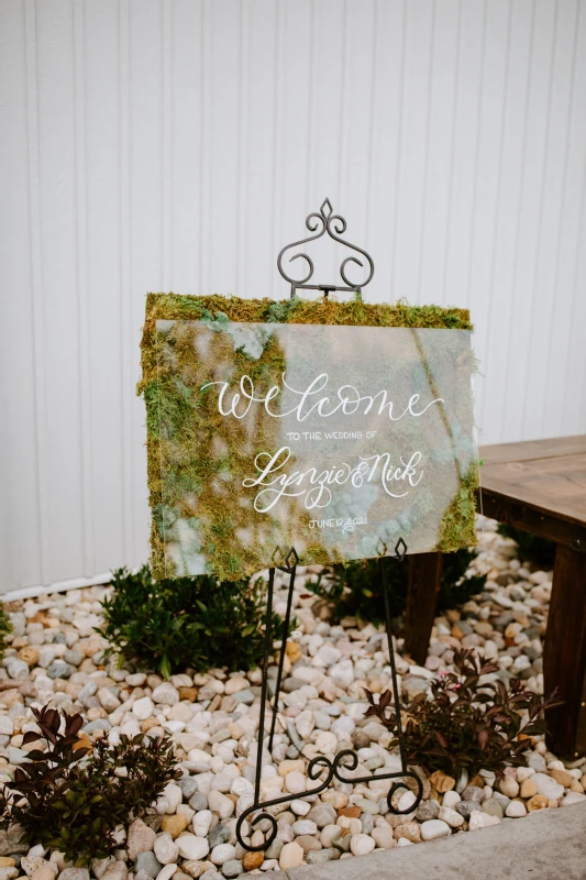 A Rustic Wedding for Lynzie and Nick