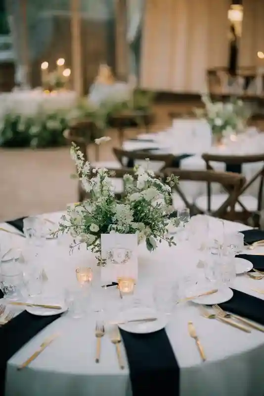 A Classic Wedding for Maddy and George