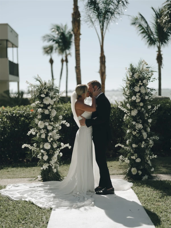 A Classic Wedding for Maggie and Jason