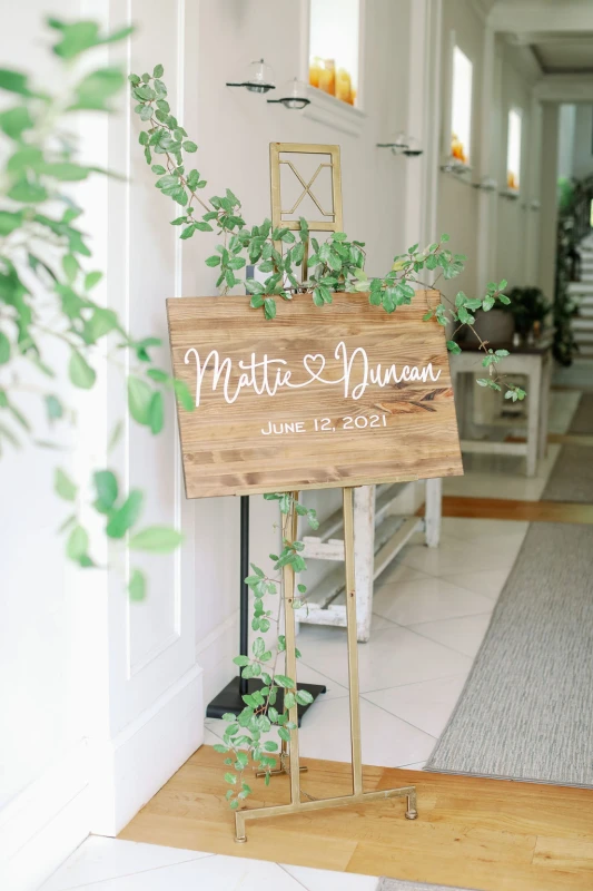 A Classic Wedding for Mattie and Duncan