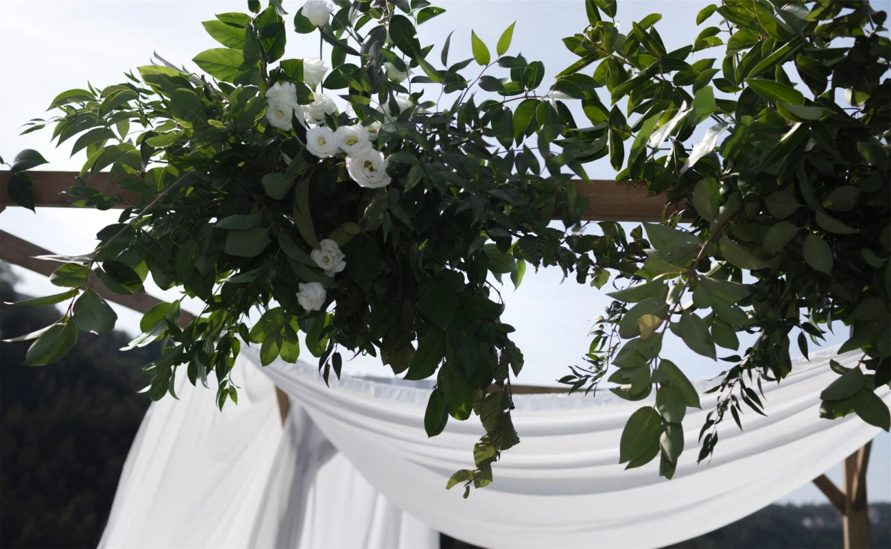 A Lakeside Wedding for Maxwell and Mallory