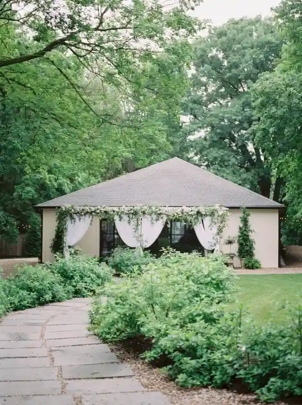 A Classic Wedding for Megan and Daniel
