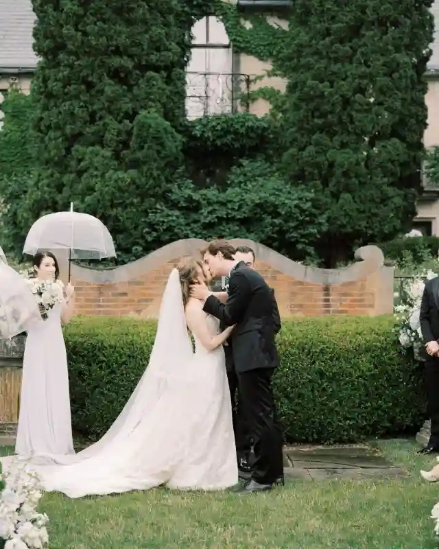 A Classic Wedding for Megan and Daniel