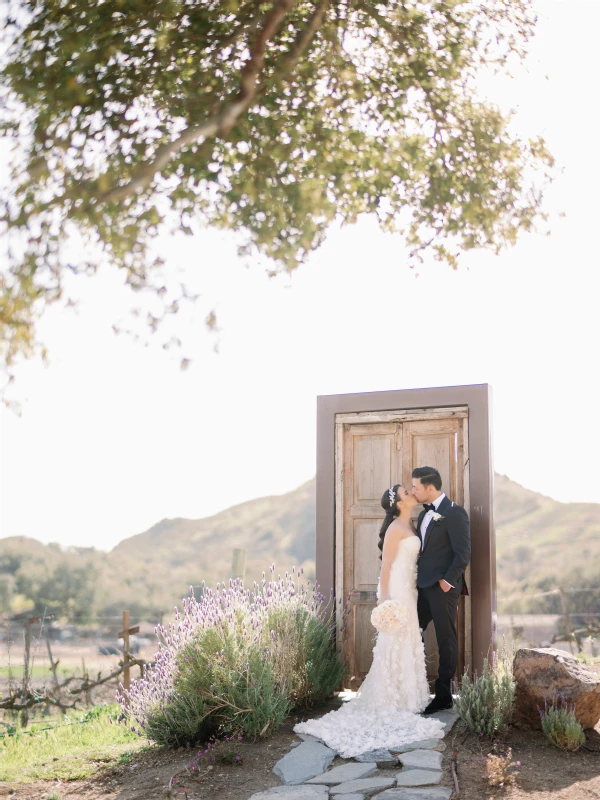 An Outdoor Wedding for Melody and Shawn