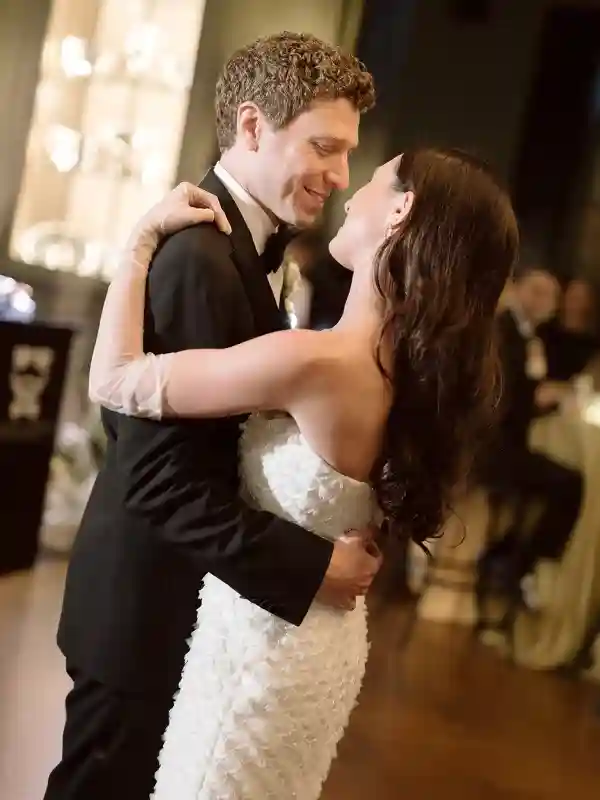 A Classic Wedding for Mia and Sam
