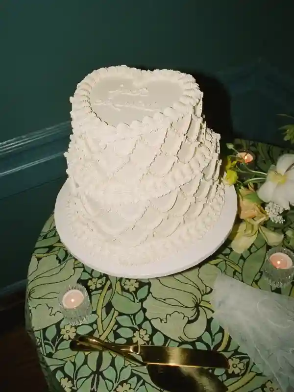 A Classic Wedding for Mia and Sam