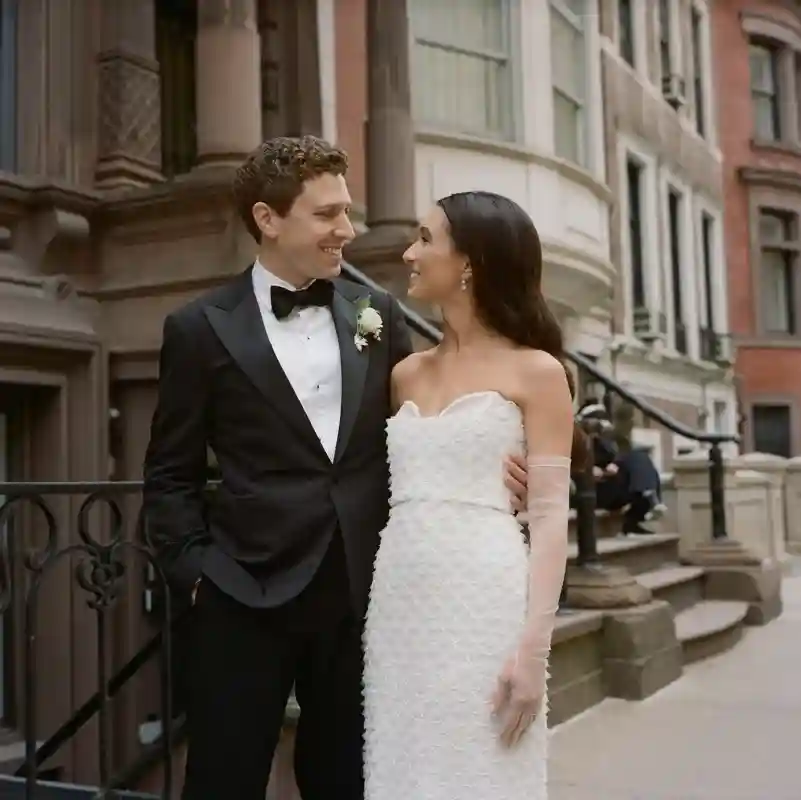 A Classic Wedding for Mia and Sam