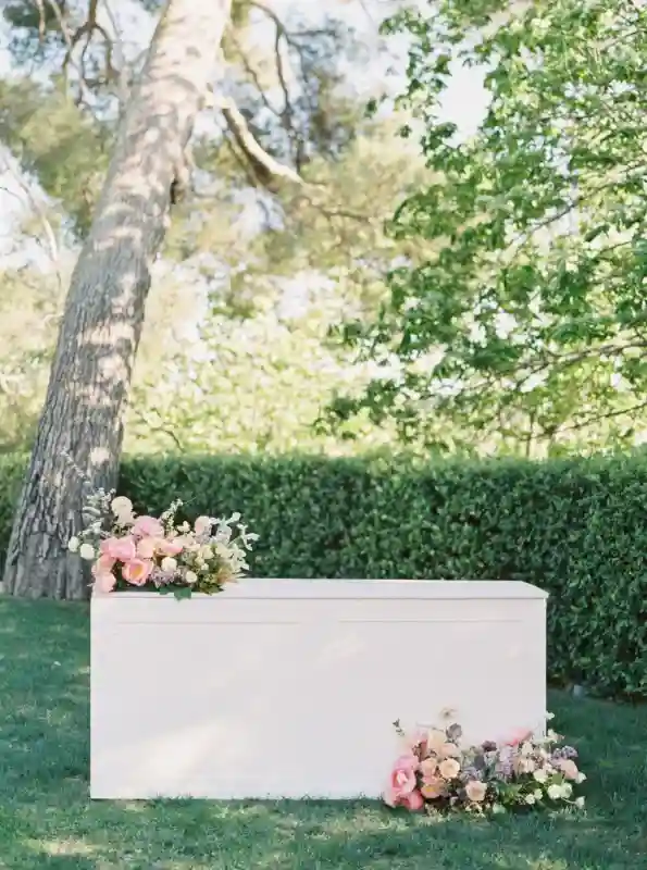 A Colorful Editorial for Cosette and Louis