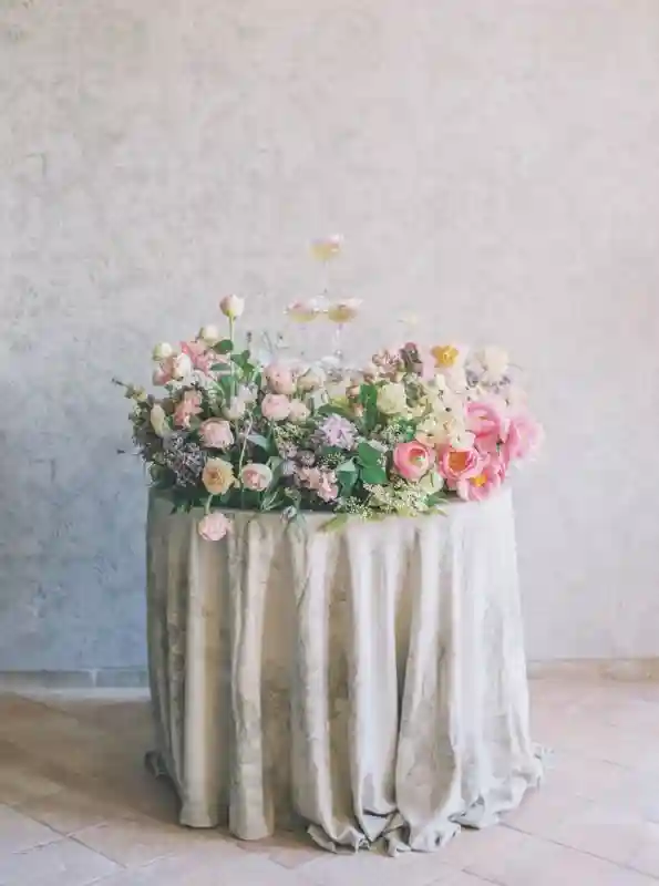 A Colorful Editorial for Cosette and Louis