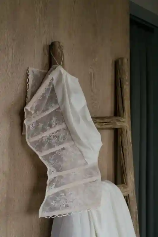 A Sculptural Editorial for Elena and Julian
