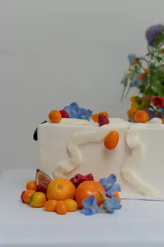A Sculptural Editorial for Elena and Julian