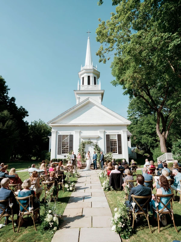 An Outdoor Wedding for Molly and Steve