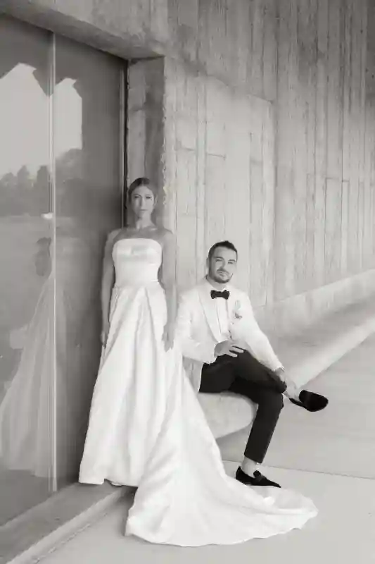 A Museum Wedding for Nicole and Ross