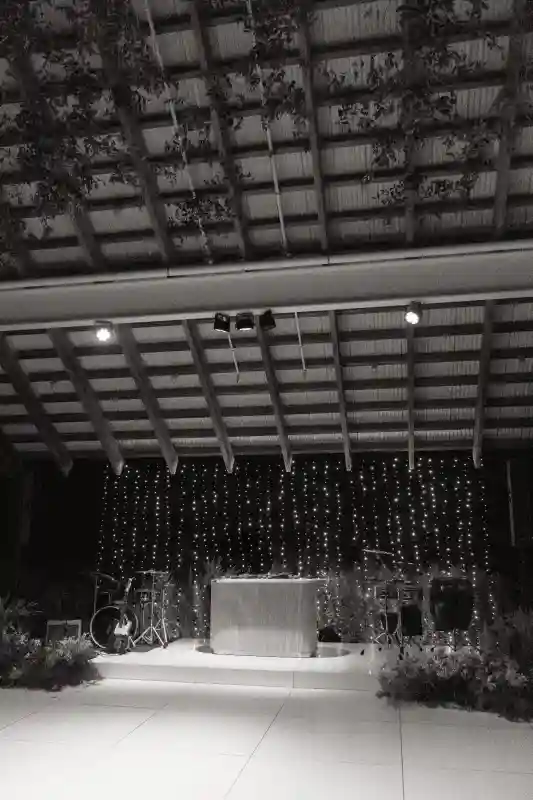 A Museum Wedding for Nicole and Ross