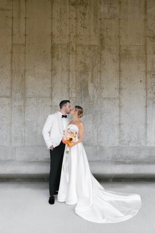 A Museum Wedding for Nicole and Ross