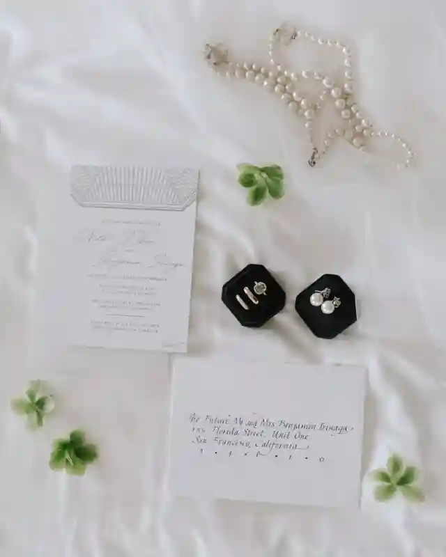 An Indoor Wedding for Nikki and Benjamin